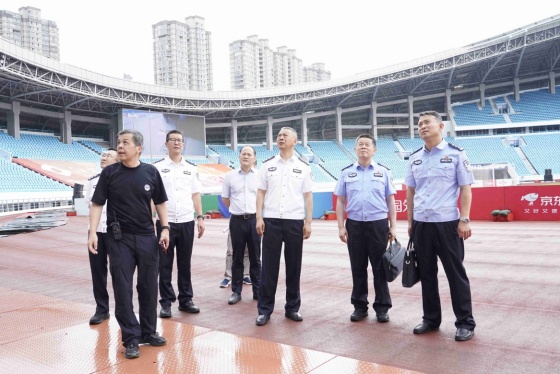 于贵平踏勘江苏城市足球联赛场地研究部署安保工作